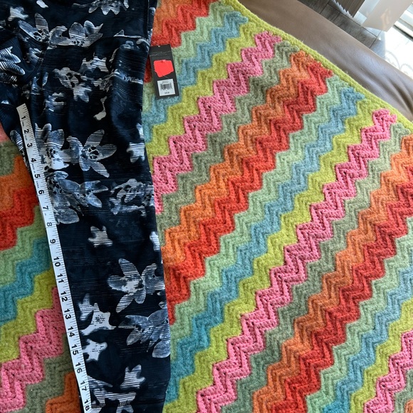 Old Navy Active Go Dry 3/4 length athletic leggings - Picture 6 of 7